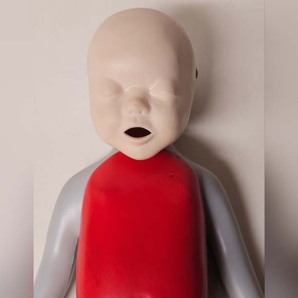 Life/form Basic Buddy Infant Training CPR Manikin - Picture 2 of 6